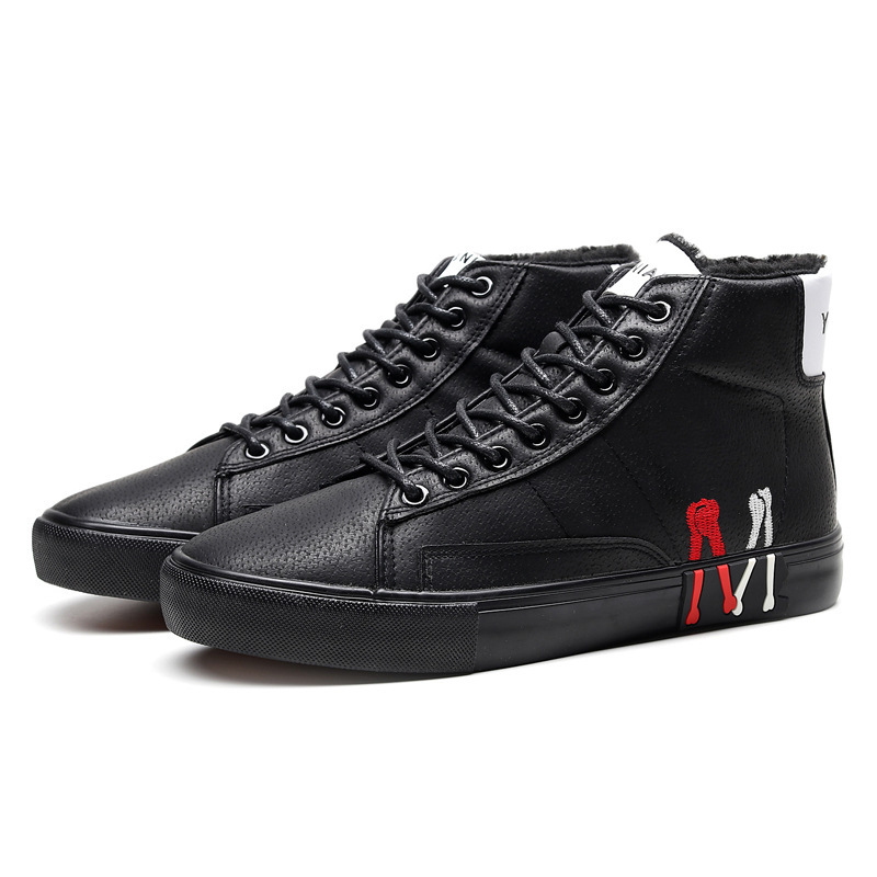 Latest lace up man sneakers