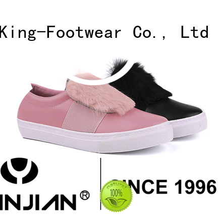 fashion casual wear shoes personalized for traveling